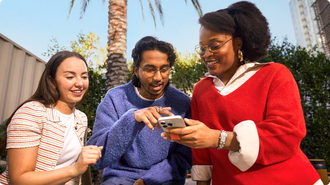 Foto_Persone_Relate_2025_FinservConsumers_16x9_02 2 (1).png